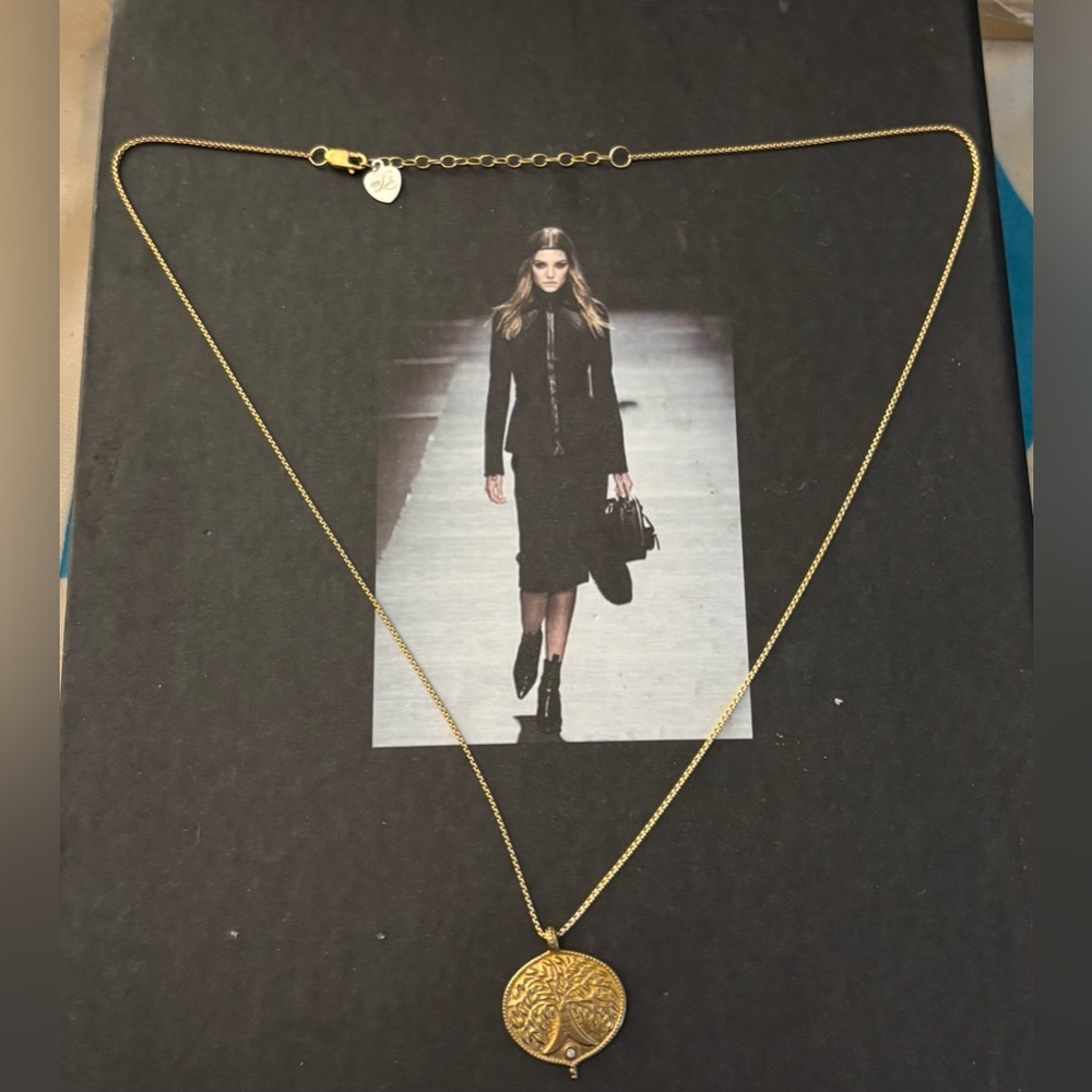 Gold Tree of Life Pendant Necklace — Timeless Women's Jewelry